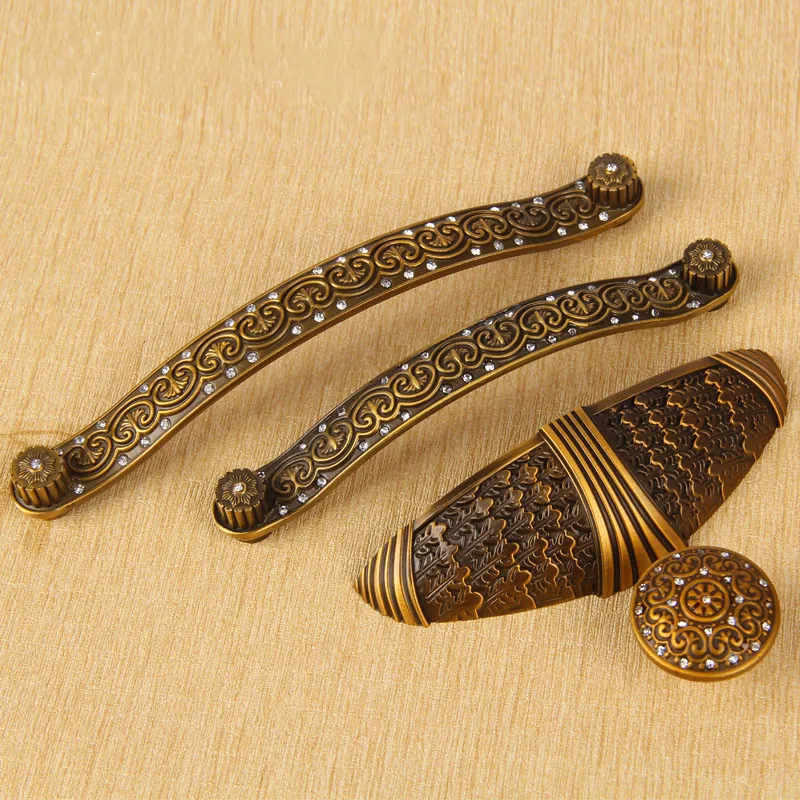 European dressing door handle wardrobe cabinet knob diamond closet handle ancient bronze furniture pull antique drawer knob128mm
European dressing door handle wardrobe cabinet knob diamond closet handle ancient bronze furniture pull antique drawer knob128mm
