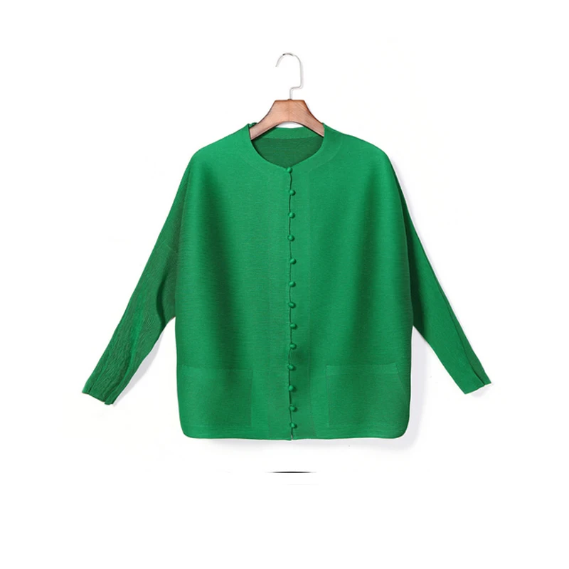 High Fashion Pleats Coat single-breasted autumn women's long sleeve wild vintage fold coats big yards Casual Bat Sleeved
High Fashion Pleats Coat single-breasted autumn women's long sleeve wild vintage fold coats big yards Casual Bat Sleeved