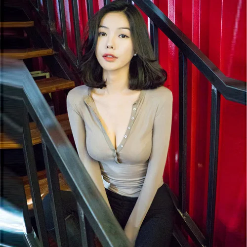 2018 New Autumn High Quality v neck T Shirt Women Cotton Basic T-shirts Female Casual Tops Long Sleeve Sexy Thin T-shirt
2018 New Autumn High Quality v neck T Shirt Women Cotton Basic T-shirts Female Casual Tops Long Sleeve Sexy Thin T-shirt