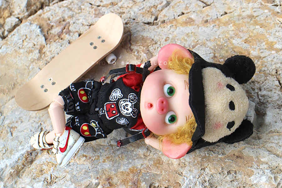 1 Pair Fashion Sport Shoes Retro Running Shoes Sneakers for OB11 Middle blyth Dolls Accessories Sneakers for dolls
1 Pair Fashion Sport Shoes Retro Running Shoes Sneakers for OB11 Middle blyth Dolls Accessories Sneakers for dolls