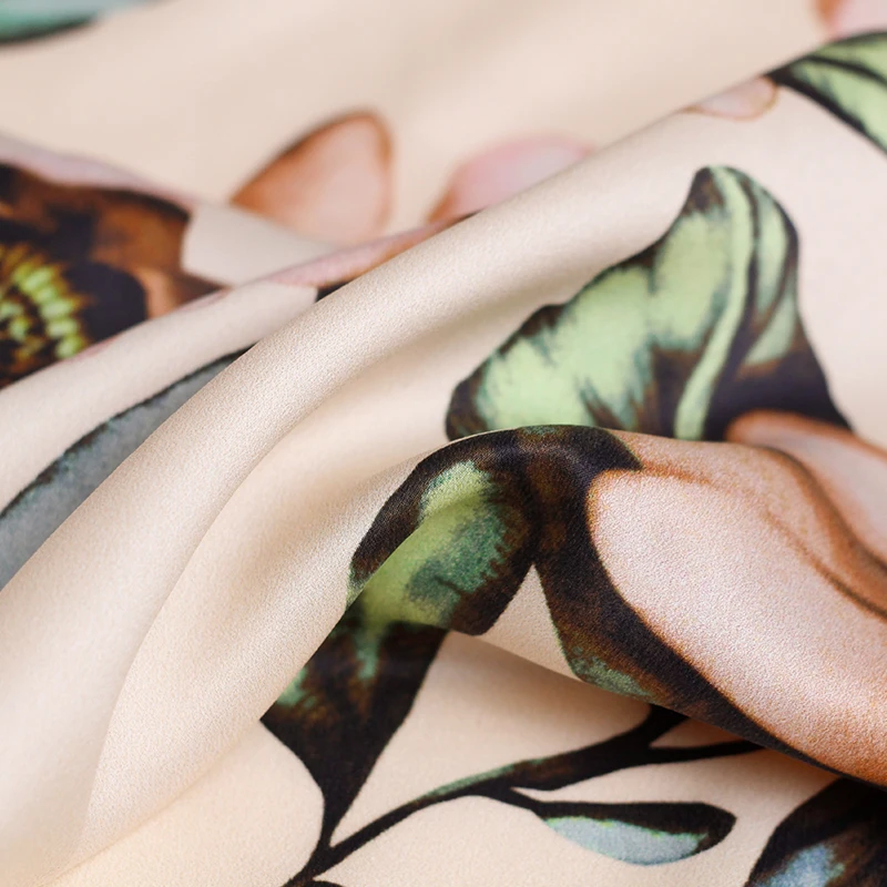 22 mm heavy weight silk satin nude pink magnolia digital print high-end clothing fabric
22 mm heavy weight silk satin nude pink magnolia digital print high-end clothing fabric
