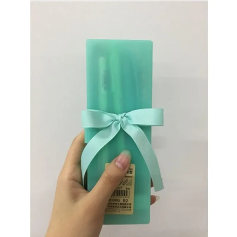 Stationery set Mint green New kawaii stationery set gift for girls with pencil case cute pen gift sets papelaria
Stationery set Mint green New kawaii stationery set gift for girls with pencil case cute pen gift sets papelaria