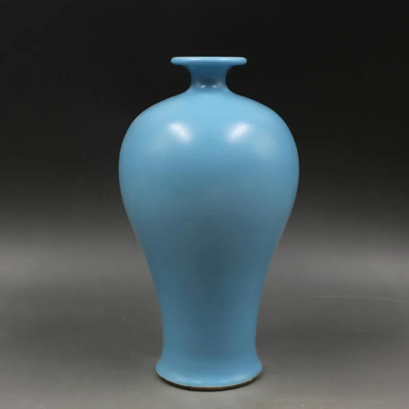 Chinese Classic Blue Glaze Handmade Antique Qing Yongzheng Ceramic Tabletop Flower Vase Decorative Vase
Chinese Classic Blue Glaze Handmade Antique Qing Yongzheng Ceramic Tabletop Flower Vase Decorative Vase