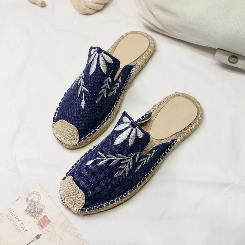 Women Slides for Spring Summer China Embroidery Flower Female Slippers with Flower Vintage Style Sandals Sandalias Mujer #35-39
Women Slides for Spring Summer China Embroidery Flower Female Slippers with Flower Vintage Style Sandals Sandalias Mujer #35-39