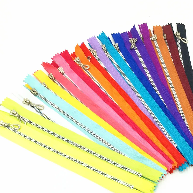 50Pcs/lot Bright color 20cm 3# Resin zipper 18color zipper fashion zipper head DIY handwork Bag Close-End
50Pcs/lot Bright color 20cm 3# Resin zipper 18color zipper fashion zipper head DIY handwork Bag Close-End