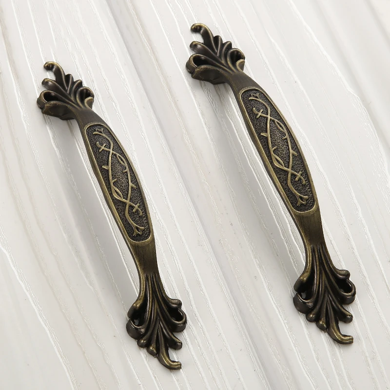 Hot Sale European Style White Furniture Hardware Cabinet Drawer Handles Door Knobs and Handles Dresser Knobs Furniture Handle
Hot Sale European Style White Furniture Hardware Cabinet Drawer Handles Door Knobs and Handles Dresser Knobs Furniture Handle