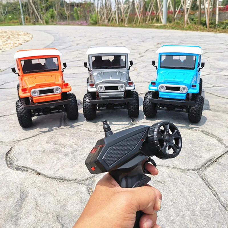 1/12 2,4G 4WD Радиоуправляемая машина и светильник ка гусеничный внедорожник для мальчиков подарки детям BM88
1/12 2,4G 4WD Радиоуправляемая машина и светильник ка гусеничный внедорожник для мальчиков подарки детям BM88