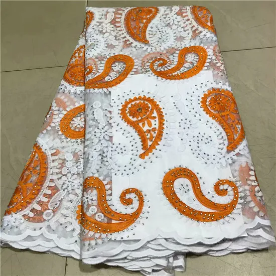 New Design African Embroidery Lace Fabric With Gold Line Chantilly Lace 2019 Fashion African Lace Fabric High Quality For DRESS
New Design African Embroidery Lace Fabric With Gold Line Chantilly Lace 2019 Fashion African Lace Fabric High Quality For DRESS
