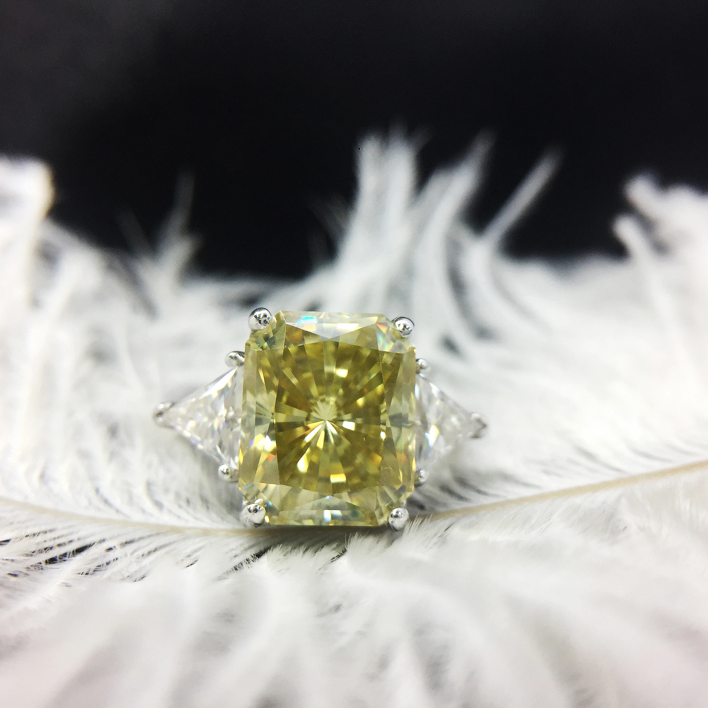 

4,5ctw Золотое желтое блестящее Муассанит, похожее на желтое кольцо с бриллиантами, тонкое золото, серебряные ювелирные изделия для женщин