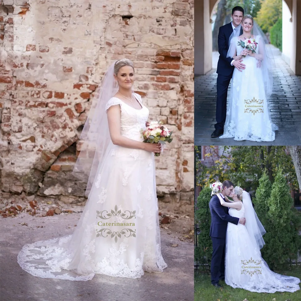Gorgeou 2019 Wedding Dress Classic Scoop Women A Line Girl Bride Gown Bridal Party with Lace Appliques Cap Sleeves Chapel Train
Gorgeou 2019 Wedding Dress Classic Scoop Women A Line Girl Bride Gown Bridal Party with Lace Appliques Cap Sleeves Chapel Train