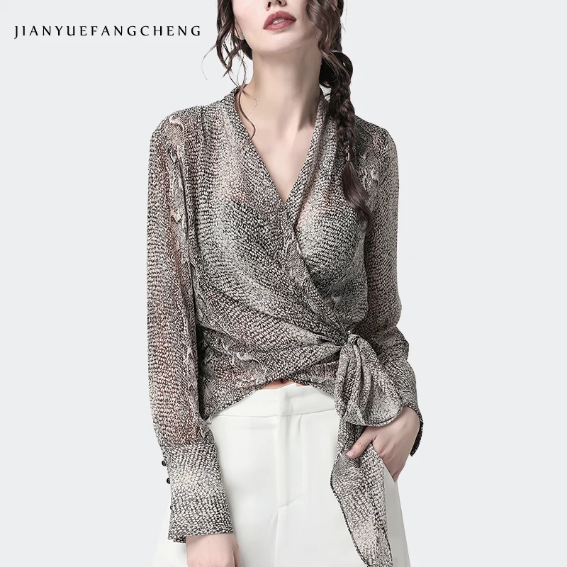 Luxury Snake Skin Print Blouse Women Crossed V Neck Long Sleeve Tops Sexy Slim Plus Size 4XL Fashion Female Spring Summer Shirt
Luxury Snake Skin Print Blouse Women Crossed V Neck Long Sleeve Tops Sexy Slim Plus Size 4XL Fashion Female Spring Summer Shirt
