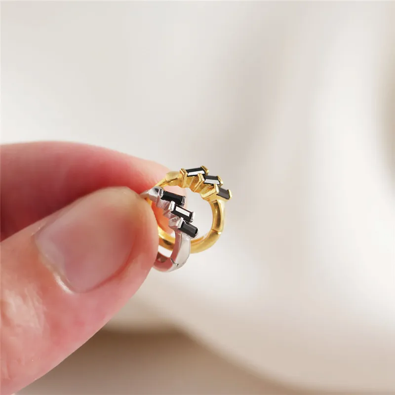 S925 Silver Color Women's Earrings Small Round Earrings Banquet To Send Girlfriends Charm Earrings Earrings Ladies Jewelry
S925 Silver Color Women's Earrings Small Round Earrings Banquet To Send Girlfriends Charm Earrings Earrings Ladies Jewelry