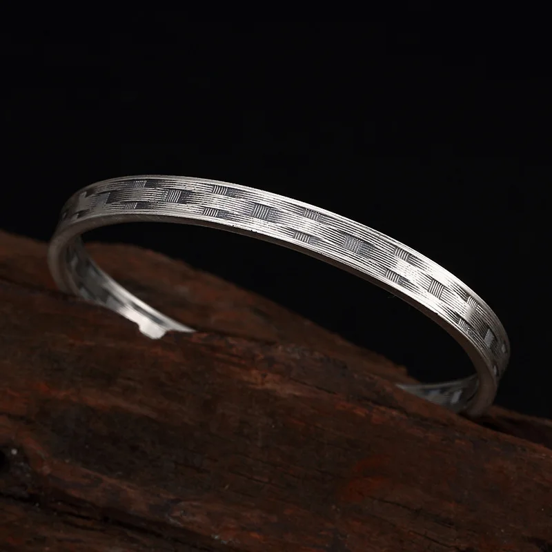 Silver Coin Antique Matte, Old Weaving Bracelet, Personality, Wild Female Opening, Sterling Silver Bracelet Wholesale
Silver Coin Antique Matte, Old Weaving Bracelet, Personality, Wild Female Opening, Sterling Silver Bracelet Wholesale