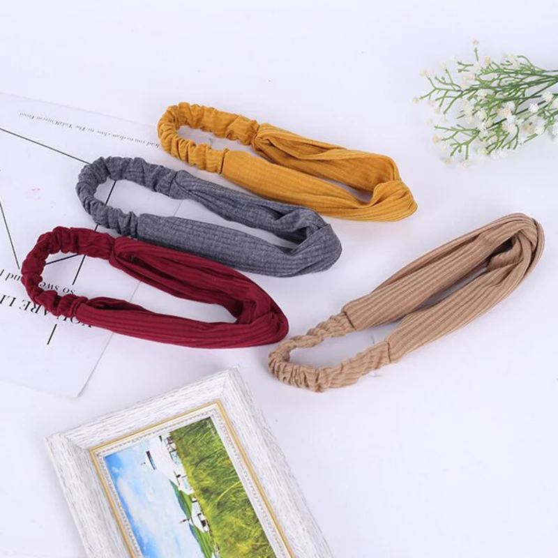 TWDVS Korean Fashion Hair Accessories Temperament Knit Cross Hairband Solid Color Headwear Retro Wild Section Headband Jewelry
TWDVS Korean Fashion Hair Accessories Temperament Knit Cross Hairband Solid Color Headwear Retro Wild Section Headband Jewelry