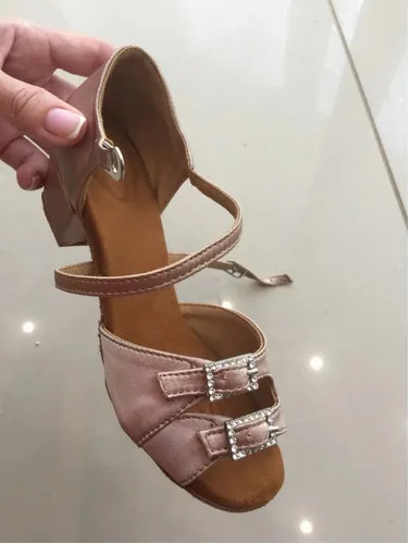 HXYOO Girls Low Heel Latin Dance Shoes High Quality 3 cm Heel Salsa Dance Shoes Customized Size And Color TX02
HXYOO Girls Low Heel Latin Dance Shoes High Quality 3 cm Heel Salsa Dance Shoes Customized Size And Color TX02
