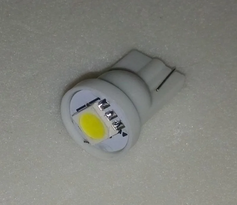 Светодиодное автомобильное освещение, T10 W5W 555 1 SMD 5050, светодиодная автомобильная лампа AC6.3
Светодиодное автомобильное освещение, T10 W5W 555 1 SMD 5050, светодиодная автомобильная лампа AC6.3