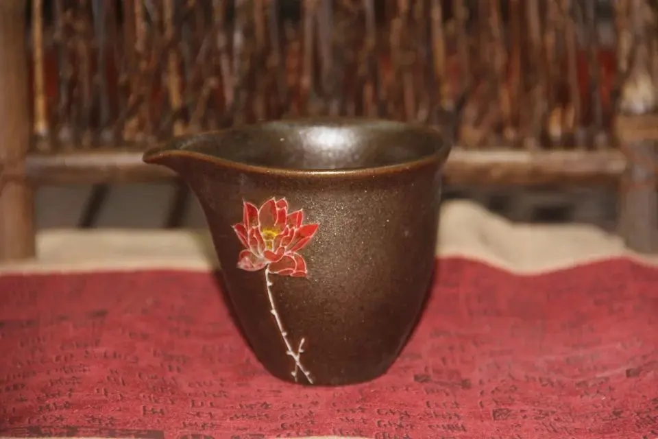 Cha Hai Tea sea Kiln variable ancient pottery personality ceramic sub for puer oolong black tea about 192ml
Cha Hai Tea sea Kiln variable ancient pottery personality ceramic sub for puer oolong black tea about 192ml