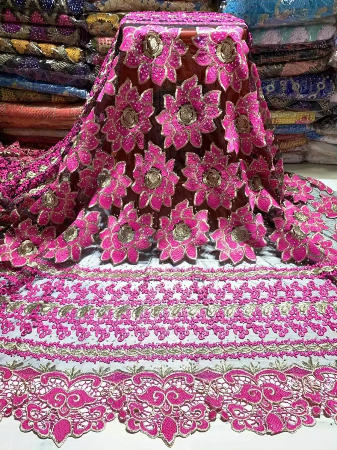 2019 Latest French Nigerian Lace Fabrics High Quality Tulle African Lace Fabric with Stones French Tulle Lace for wedding
2019 Latest French Nigerian Lace Fabrics High Quality Tulle African Lace Fabric with Stones French Tulle Lace for wedding