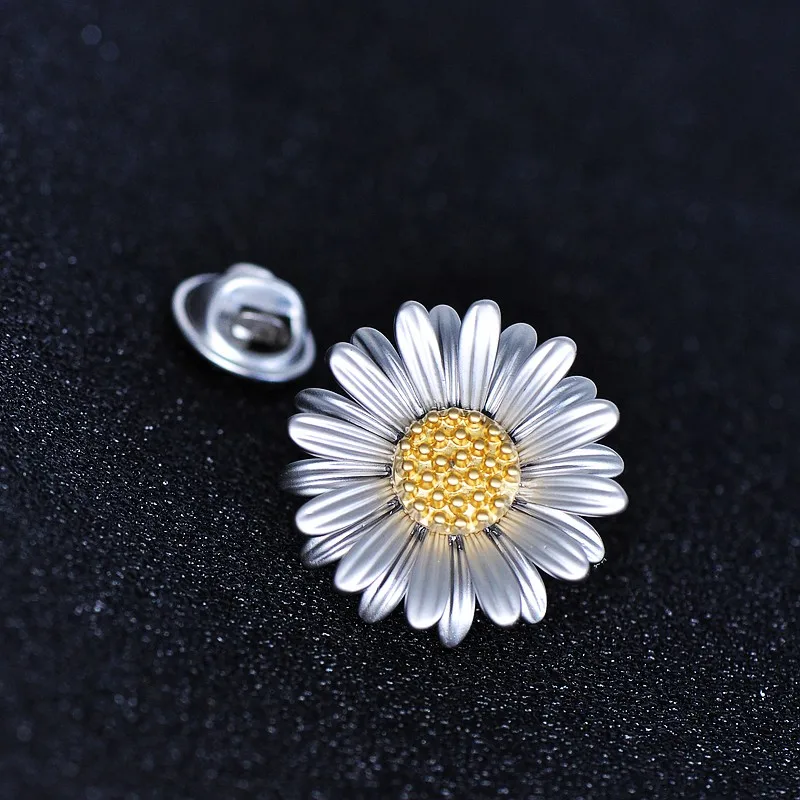 Vintage daisy Chrysanthemum Brooches for Women Evening Dress coat Brooch Pins Jewelry Accessories Gift shirt collared ornaments
Vintage daisy Chrysanthemum Brooches for Women Evening Dress coat Brooch Pins Jewelry Accessories Gift shirt collared ornaments
