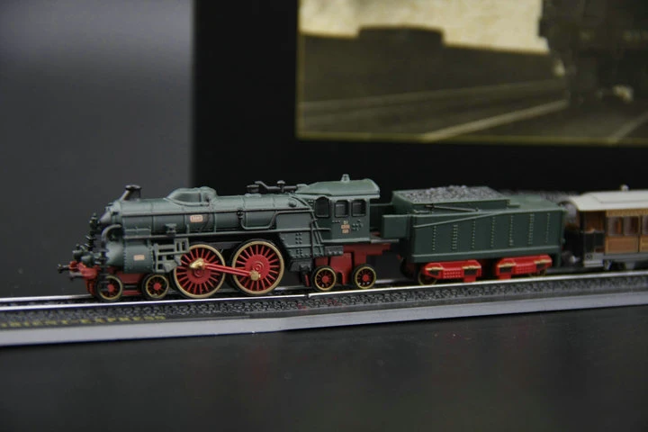 1:220 статическая модель Z пропорциональной модели поезда, Коллекционная модель костюма
1:220 статическая модель Z пропорциональной модели поезда, Коллекционная модель костюма
