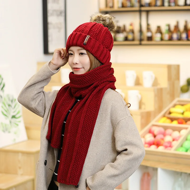 Фото Женская вязаная шапка и шарф комплект из 2 предметов: с помпоном шарфиком теплая