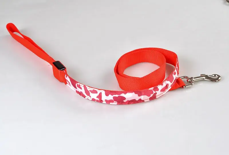 Pet dog LED leahses Camouflag pet traction rope leads pull strap for dogs cats 120cm length battery and USB Rechargeable B09
Pet dog LED leahses Camouflag pet traction rope leads pull strap for dogs cats 120cm length battery and USB Rechargeable B09