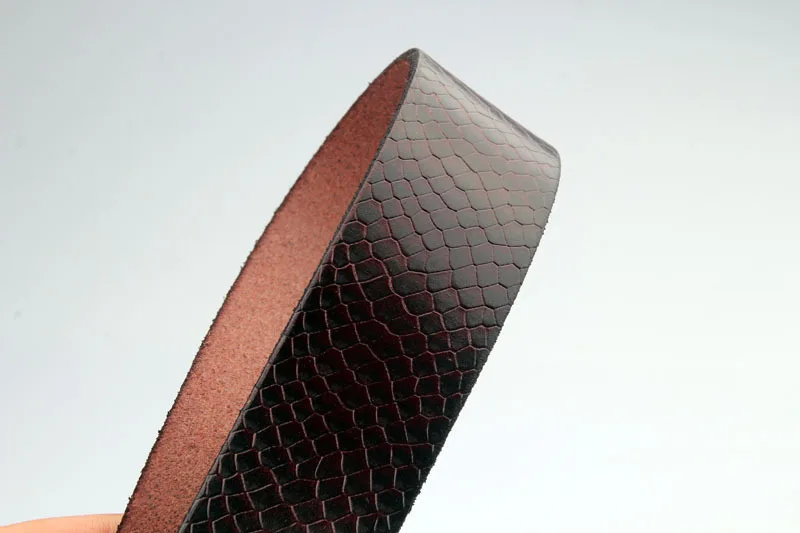 Crocodile leather belt for men Silver needle buckle wide belt black High quality leisure Luxury brands Business cinturon
Crocodile leather belt for men Silver needle buckle wide belt black High quality leisure Luxury brands Business cinturon