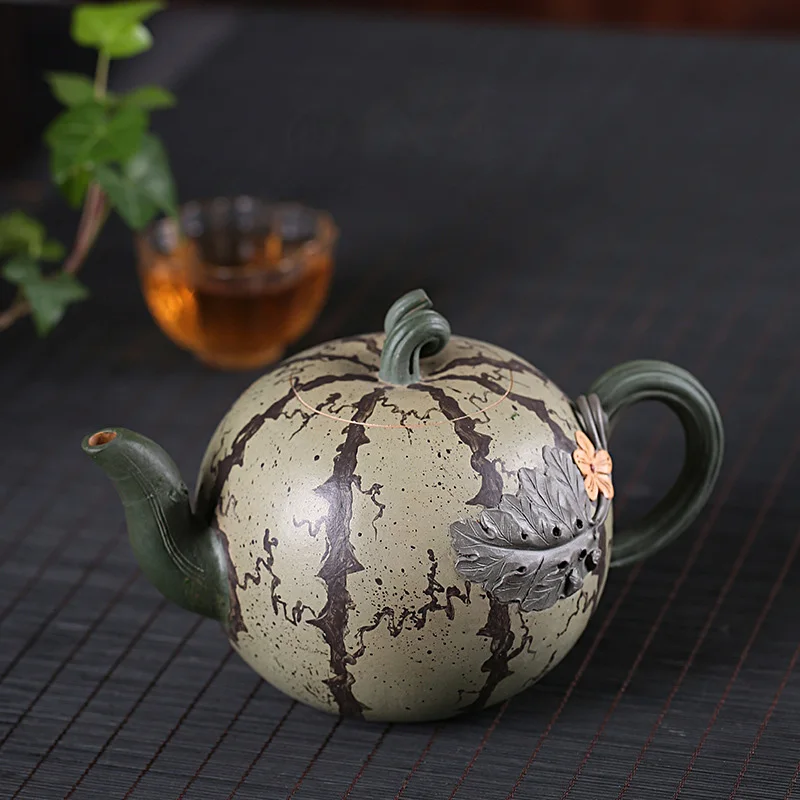 PINNY 760ML YiXing Purple Clay Watermelon Teapots Chinese Kung Fu Tea Pot Vintage Purple Sand Crafts Ceramic Tea Service
PINNY 760ML YiXing Purple Clay Watermelon Teapots Chinese Kung Fu Tea Pot Vintage Purple Sand Crafts Ceramic Tea Service