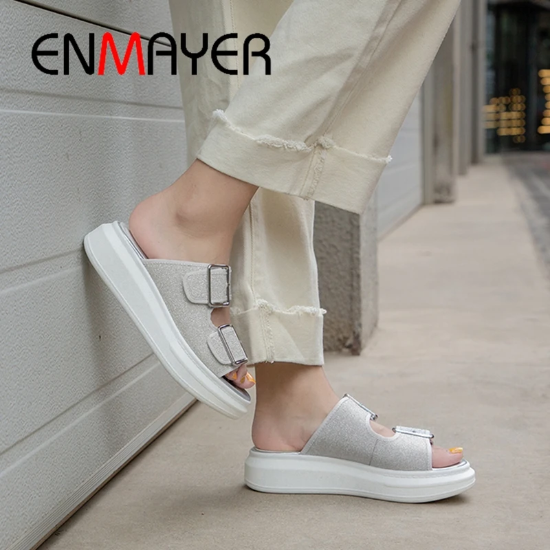 ENMAYER/Новое поступление, женские летние модные шлепанцы на среднем каблуке, однотонная пляжная женская обувь, размеры 34-39, LY2268, 2019
ENMAYER/Новое поступление, женские летние модные шлепанцы на среднем каблуке, однотонная пляжная женская обувь, размеры 34-39, LY2268, 2019