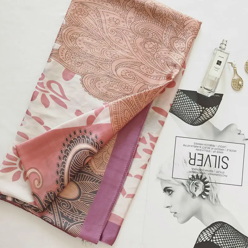 Hot sale print colors totem satins foulard Muslim hijab women scarf pashmina bandana silk wraps shawls Free shipping 10pcs/lot
Hot sale print colors totem satins foulard Muslim hijab women scarf pashmina bandana silk wraps shawls Free shipping 10pcs/lot