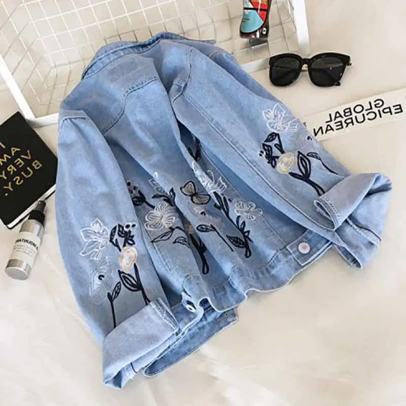 high quality Women Flower Butterfly Embroidered Denim Short Jacket 2019 Autumn Winter New Fashion Basic Coats Streetwear Jackets
high quality Women Flower Butterfly Embroidered Denim Short Jacket 2019 Autumn Winter New Fashion Basic Coats Streetwear Jackets