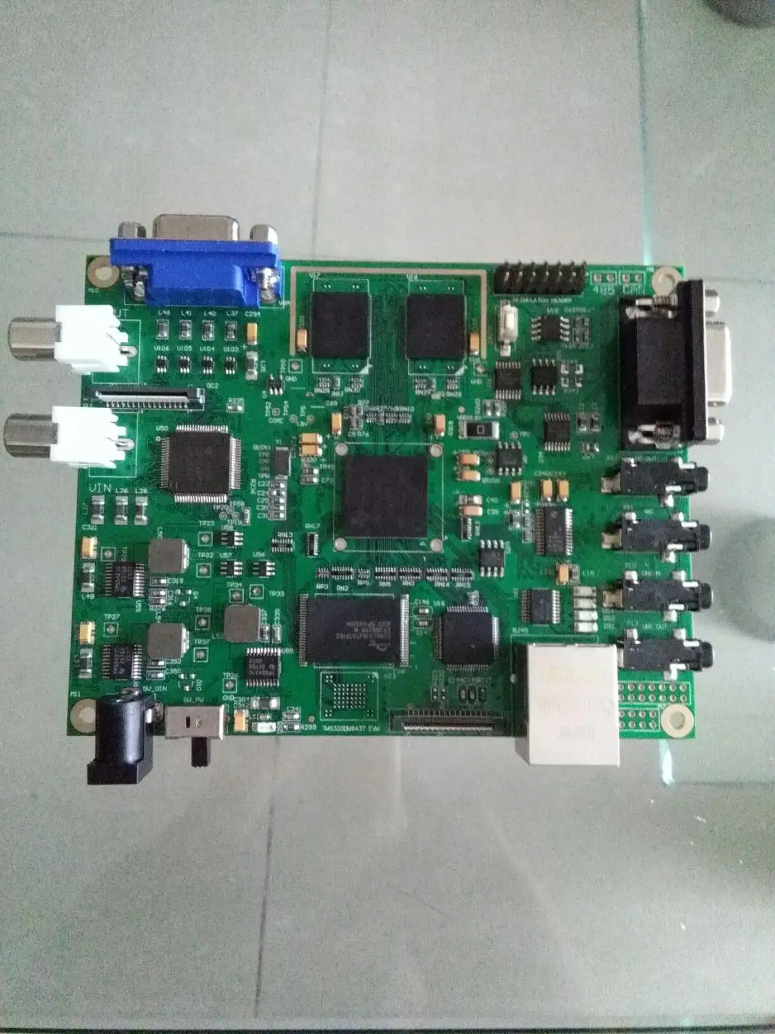 Для специальной рекламы DAVINCI TMS320DM6437 с MT9T001 и макетной платой VGA-дисплея
Для специальной рекламы DAVINCI TMS320DM6437 с MT9T001 и макетной платой VGA-дисплея