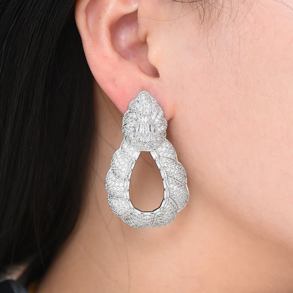 SisCathy 2019 Elegant Statement Waterdrop Earrings For Women Charms Full Cubic Zirconia Dangle Earrings New Fashion Jewelry
SisCathy 2019 Elegant Statement Waterdrop Earrings For Women Charms Full Cubic Zirconia Dangle Earrings New Fashion Jewelry