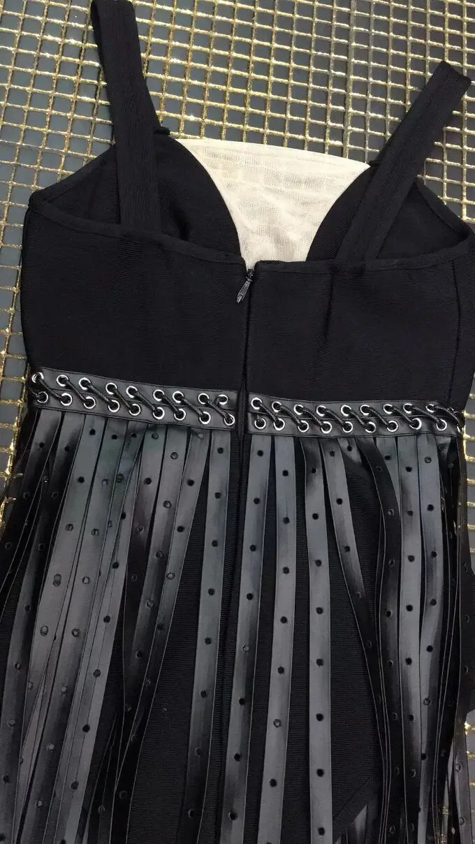 Summer Women black Tassel Bandage Dress Spaghetti Strap V Neck Sleeveless backless 2018 Sexy Bodycon Party Dress
Summer Women black Tassel Bandage Dress Spaghetti Strap V Neck Sleeveless backless 2018 Sexy Bodycon Party Dress