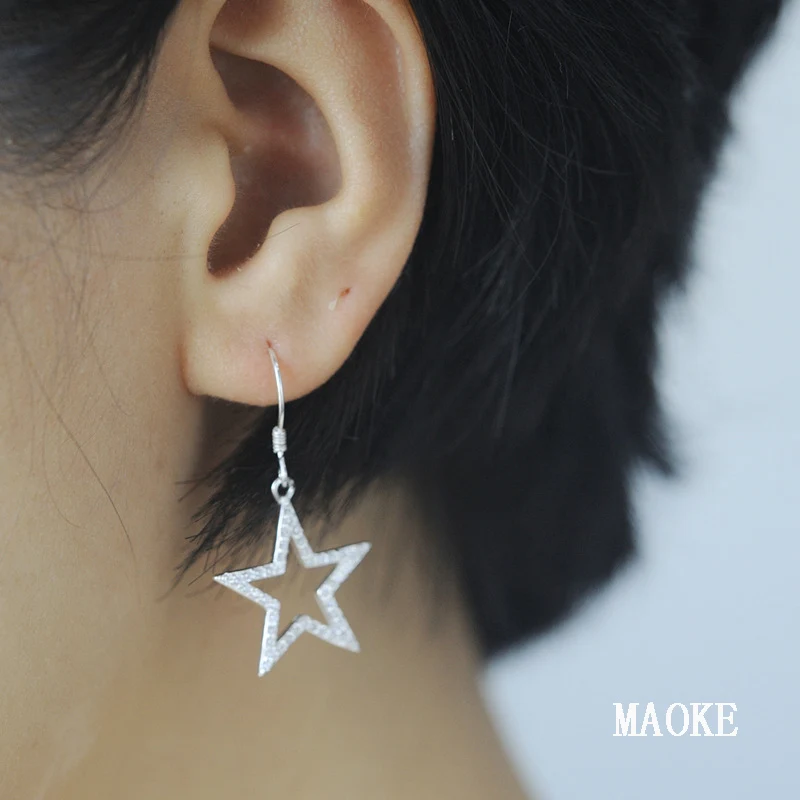 Promotions Fashionable Celebrity Inlayed Zircon Star 925 Tremella Hook Simple SV Fashion Jewelry for Women's Fashion Gifts
Promotions Fashionable Celebrity Inlayed Zircon Star 925 Tremella Hook Simple SV Fashion Jewelry for Women's Fashion Gifts
