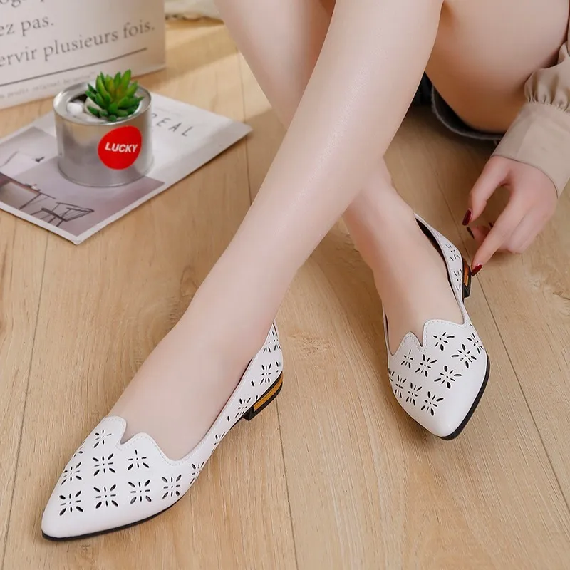 Slip on Ballet Flats Casual Shoes Women Shoes Woman Flats Shallow Hollow Leather Soft Sole Pointed Toe Plus Size Ladies Flats
Slip on Ballet Flats Casual Shoes Women Shoes Woman Flats Shallow Hollow Leather Soft Sole Pointed Toe Plus Size Ladies Flats