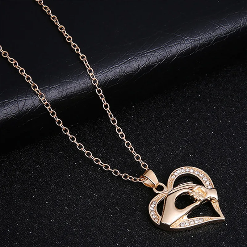Mother And Child Pendant Gift For Mom Golden Hand in hand Heart Love Necklace Family Jewelry | Украшения и аксессуары