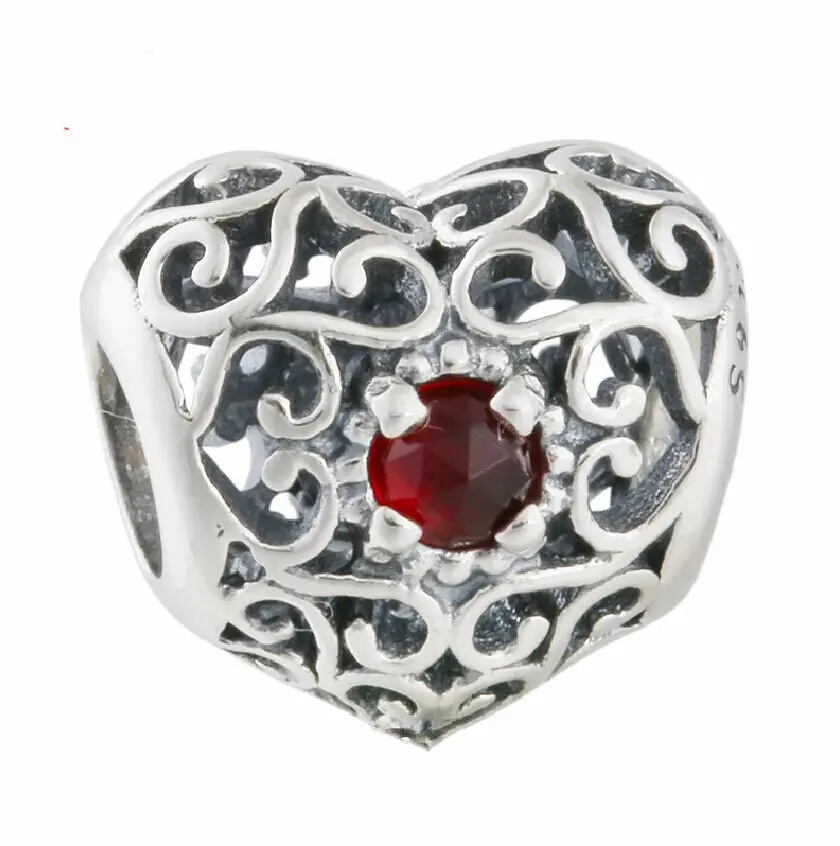 Женское ювелирное изделие из серебра 925 пробы, с красными кристаллами 
Женское ювелирное изделие из серебра 925 пробы, с красными кристаллами