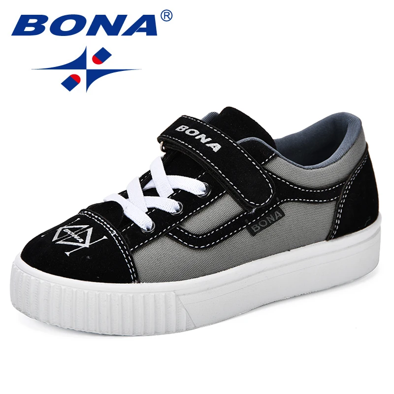 BONA New Classics Style Children Casual Shoes Synthetic Kids Flats Outdoor Fashion Sneakers boys Comfortable Girls Leisure Shoes
BONA New Classics Style Children Casual Shoes Synthetic Kids Flats Outdoor Fashion Sneakers boys Comfortable Girls Leisure Shoes