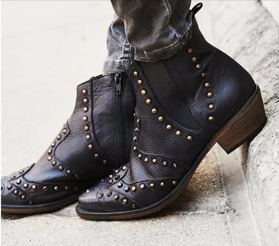 Designer shoes woman sapatos femininos balck nubuck leather studded short ankle boots combat cowboy boots riding medium heel
Designer shoes woman sapatos femininos balck nubuck leather studded short ankle boots combat cowboy boots riding medium heel