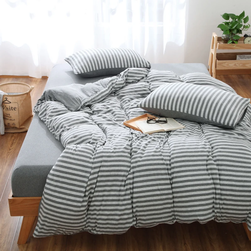 Bedding Set Nude sleeping, all cotton knitted four piece set, plain color striped 1.5m bed sheet
Bedding Set Nude sleeping, all cotton knitted four piece set, plain color striped 1.5m bed sheet