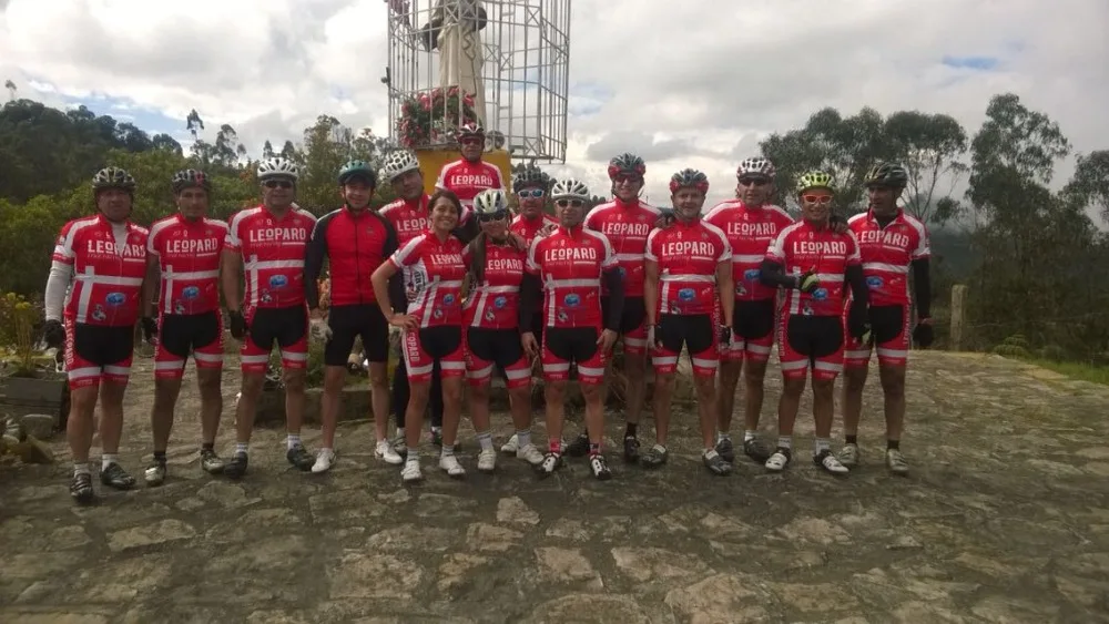 Competitive Grade Barton Cycling Top Best Quality Athletics Sports Custom Cycling Jerseys 20D Gel Pad Shorts Men Women Kids Sets
Competitive Grade Barton Cycling Top Best Quality Athletics Sports Custom Cycling Jerseys 20D Gel Pad Shorts Men Women Kids Sets