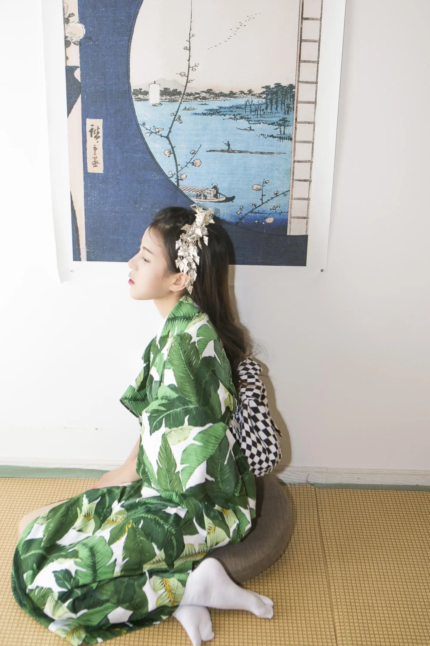 Green Elegant Female Dress Gown Cosplay Costume Vintage Japanese Kimono Yukata Printed Girl Stage Performance Clothing S M
Green Elegant Female Dress Gown Cosplay Costume Vintage Japanese Kimono Yukata Printed Girl Stage Performance Clothing S M