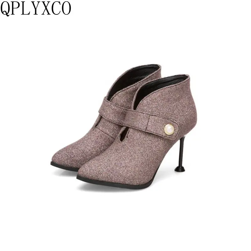 QPLYXCO Ankle Boots Big & Small Size 31-50 Autumn winter Women short Boots High heels quality pumps wedding shoes Woman T057
QPLYXCO Ankle Boots Big & Small Size 31-50 Autumn winter Women short Boots High heels quality pumps wedding shoes Woman T057
