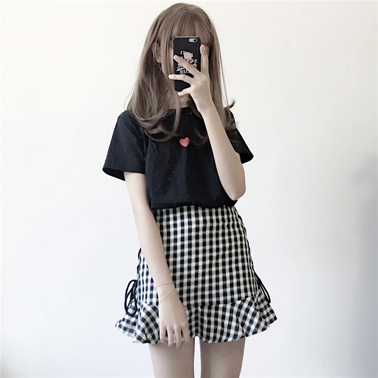 Spring and summer women's Korean version of the college style bow tie with high waist flounces hip short skirt half skirt
Spring and summer women's Korean version of the college style bow tie with high waist flounces hip short skirt half skirt