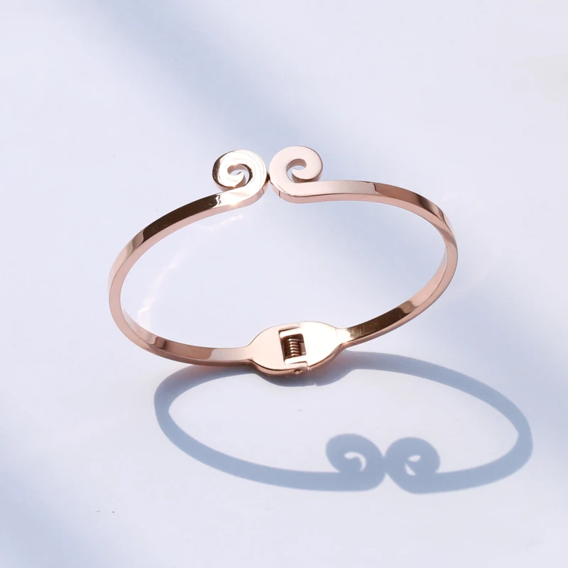 

YUN RUO 2019 Fashion Golden Hoop Bangle Couple Rose Gold Color Titanium Steel Jewelry Woman Birthday Gift Never Fade Drop Ship