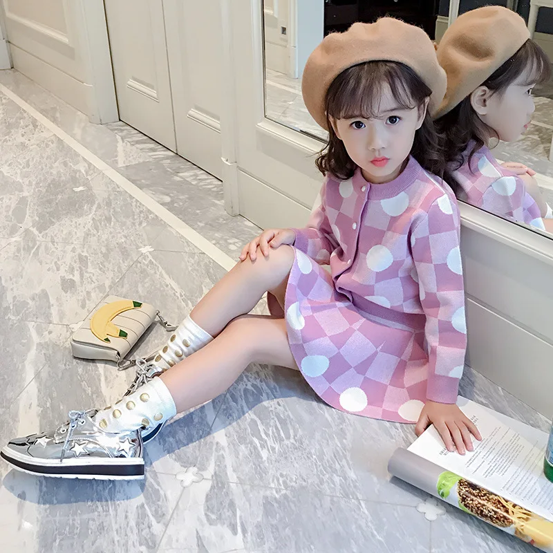 2018 Spring and Autumn New Girls Sweater Cardigan Two-piece Children's Sweater Baby Fashion Skirt Suit
2018 Spring and Autumn New Girls Sweater Cardigan Two-piece Children's Sweater Baby Fashion Skirt Suit
