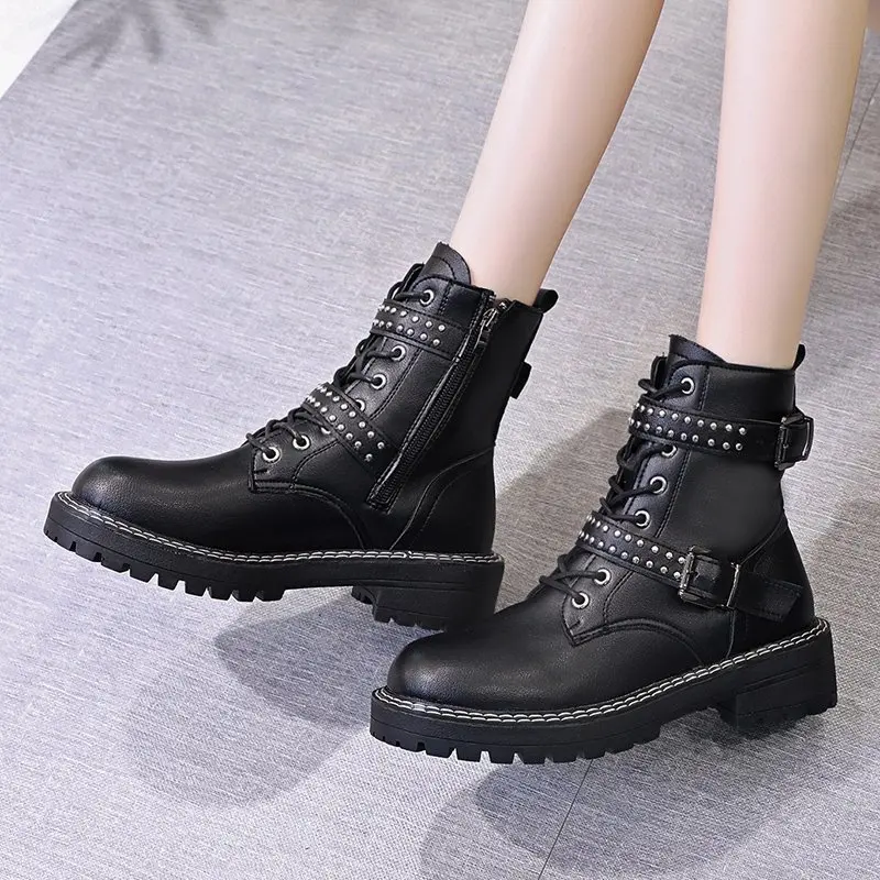 2020 spring and autumn new all-match low heel fashion Martin boots thick heel belt buckle rivet short boots female X345
2020 spring and autumn new all-match low heel fashion Martin boots thick heel belt buckle rivet short boots female X345
