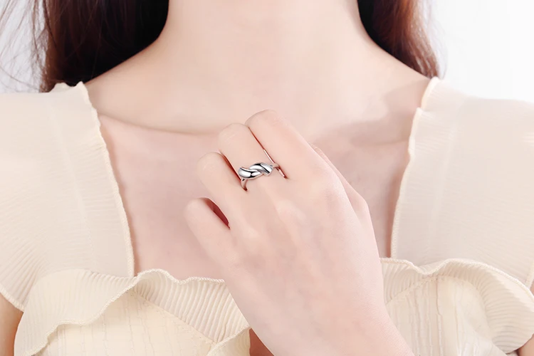 New Trendy Design 925 Silver Simple Geometry Open Ring For Girls Women Adjustable Party Personality Tail Ring Gift Jewelry
New Trendy Design 925 Silver Simple Geometry Open Ring For Girls Women Adjustable Party Personality Tail Ring Gift Jewelry