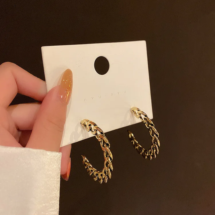 2020 New Design Vintage Chain Hoop Earrings For Women Big Gold Round Earring Brincos Jewelry Female Fashion Statement Gifts
2020 New Design Vintage Chain Hoop Earrings For Women Big Gold Round Earring Brincos Jewelry Female Fashion Statement Gifts
